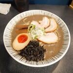 298748879 - 二百尾煮干し1,120円