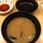 すし家 一柳 - アサリの味噌汁