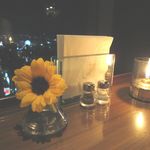 レストラン＆バー｢SKY J｣ - テーブルの上のひまわり