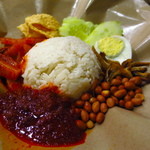 Old Town White Coffee - Nasi Lemak（ココナッツミルクで炊いたご飯におかずがつくマレーシアのソウルフード）