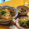 路地裏のタイ酒場 夜バナナ - トムヤムラーメンとガパオライスのセット　1,200円
