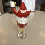 UCCカフェメルカード フジグラン東広島店 - イチゴパフェ