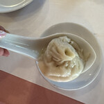 中国飯店 - 小籠包ハフハフしながら、いっただっきま〜す♪