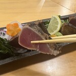 博多炉端 つまむ。 - 名物藁焼き 本日旬鮮魚