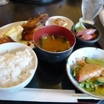 ルドゥーテ - 日替わりランチ（大エビフライ）