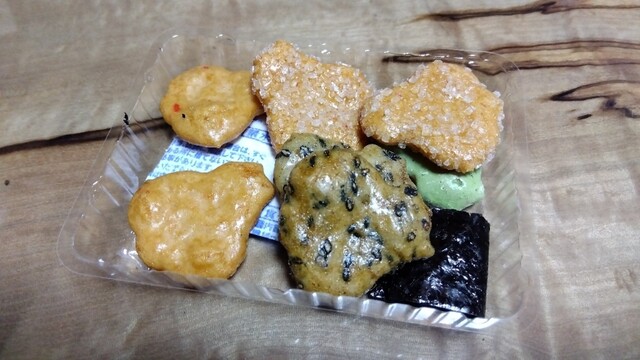 スキー senbei Tanuki Senbei - Azabu Juban/Senbei (Rice cracker) | Tabelog