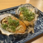 博多炉端 つまむ。 - 生牡蠣ケジャン2ピース