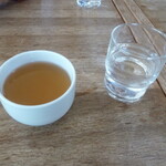ほけだけパークハウス八町坂 - ドリンク写真:お茶と水