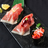 黒毛和牛　炙り握り三貫