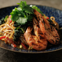 有頭海老のシーフードパッタイ