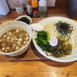魚介醤油ラーメン 和屋 - つけ麺中盛りに岩海苔トッピング