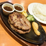 ステーキ ハンバーグの店 いわたき - 粗挽きビーフ１００％グリルハンバーグ２段（２，０１３円）２０２５年５月