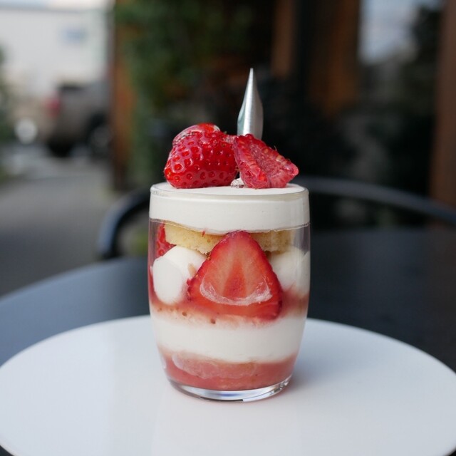 Eclat de Jour Toyochohonten - Toyocho/Cake | Tabelog