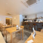 double tall cafe nagoya - 内観