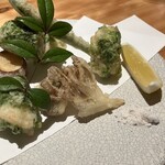 料理とワイン 音音 - 伝助穴子の生のり衣揚げ
