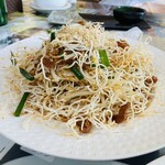 アンコール・トム - ミー・パンボーン（揚げビーフン）