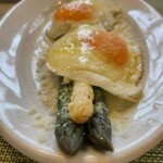 オステリア　アリエッタ - ミラノ風。ホワイトアスパラガスは生のフランス産
