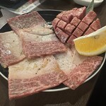 グっと、くる。炭火焼肉　トラジ - 