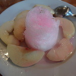 フルーツパーラー附木屋 - 山梨産白桃と桃フラッペ