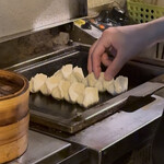 アガリコ餃子楼 皮から手打ち餃子＆オリエンタルタパス - 