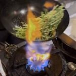 アガリコ餃子楼 皮から手打ち餃子＆オリエンタルタパス - 