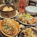 アガリコ餃子楼 皮から手打ち餃子＆オリエンタルタパス - 