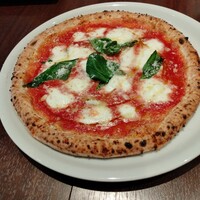 IMPASTO - メインのピザ