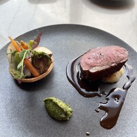 レストラン Chef's Theatre - 鴨の皮が美味しい、、更にタルトのパリパリ感とタルト中のビーフシチューのようなお肉もあり美味しかったです。