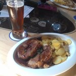 Rossknecht im Schloß - 豚肉の塊だね。