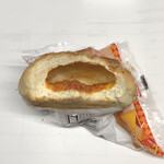 ビッグ・エー - 料理写真:イトーパン社を応援させていただきます。それにしてもスカスカな空洞カレーパンですねww 