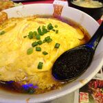 四川厨房 随苑 - 天津麺セット900円（ランチは、鶏唐揚げ３個、炒飯ほか食べ放題）