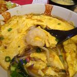 四川厨房 随苑 - 天津麺セット900円（ランチは、鶏唐揚げ３個、炒飯ほか食べ放題）