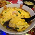 四川厨房 随苑 - 天津麺セット900円（ランチは、鶏唐揚げ３個、炒飯ほか食べ放題）