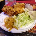 四川厨房 随苑 - 天津麺セット900円（ランチは、鶏唐揚げ３個、炒飯ほか食べ放題）