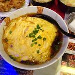 四川厨房 随苑 - 天津麺セット900円（ランチは、鶏唐揚げ３個、炒飯ほか食べ放題）