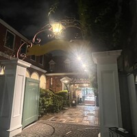 マダム・トキ - 代官山からテクテク歩いて突然佇む一軒家レストラン。セットかと思っちゃうぐらい非現実感。