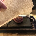 ステーキ屋 松 - お肉チラ見せ