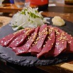 笑う門には福来る - 牛ハツ刺 サービス盛り