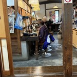 寿し魚処・網代 - 客は多い平日のランチ時
