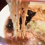 ポップコーン - こだわりの醤油ラーメン　麺アップ