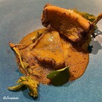 プチレストラン ブーケ・ド・フランス - 1個400㌘の蝦夷鮑を丸々一個使われてます