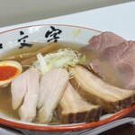 函館麺や 一文字 - 函館塩ラーメン 3種のチャーシュー乗せ