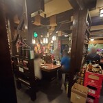遊酒 宮なか - 店内は広く、カウンター、テーブル、座敷、多種の好みに対応できる