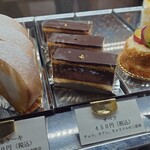 お菓子とくつろぎとこむぎさん - ショーケース①