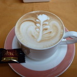 Galleria Restaurant & Pizza - 可愛い花の、カプチーノ♪