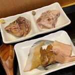 宮古そば SAIGA - 軟骨ソーキ、醤油軟骨ソーキ、三枚肉、ロース、宮古かまぼこ