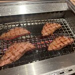 焼肉 はつ美 - 