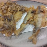 ソラノシタ - 本日の豆皿定食1518円、天ぷら（2025.4.19）