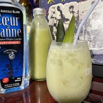 レッド サルーン - 