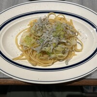 GRIGLIA Pagina - 釜揚げしらすと春キャベツのペペロンチーノ。